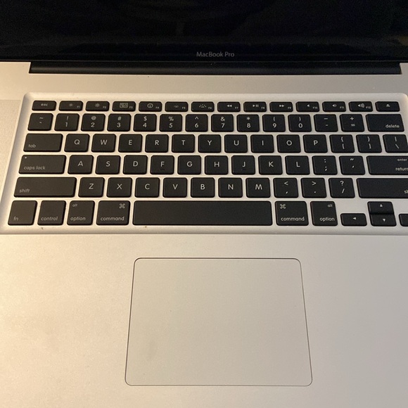 Apple Used Laptop - Picture 11 of 14